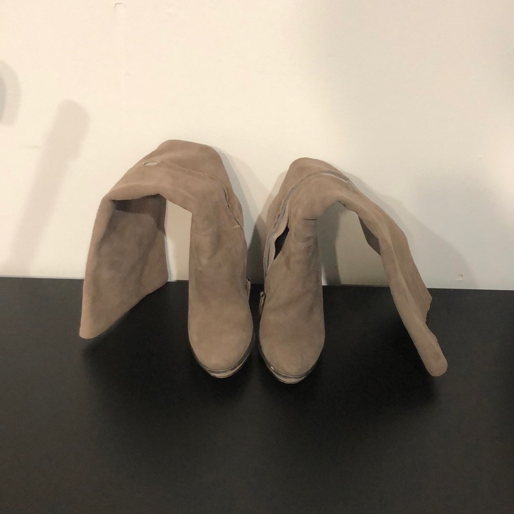 BCBG boots